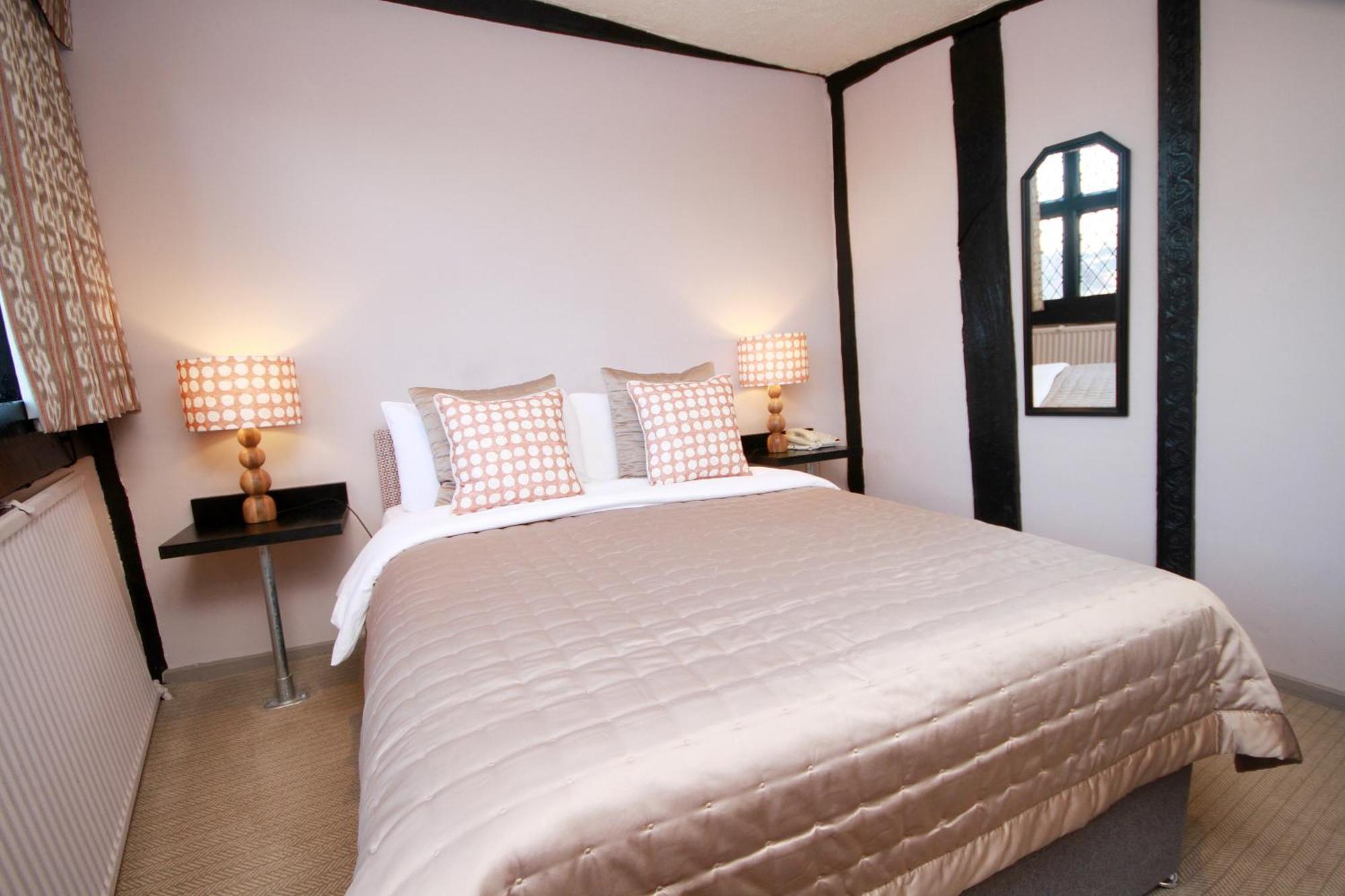 Crown Hotel Нантвич Экстерьер фото